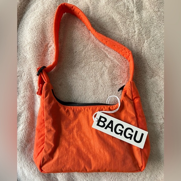 BAGGU Handbags - NWT BAGGU Mini Nylon Shoulder Bag Nasturtium